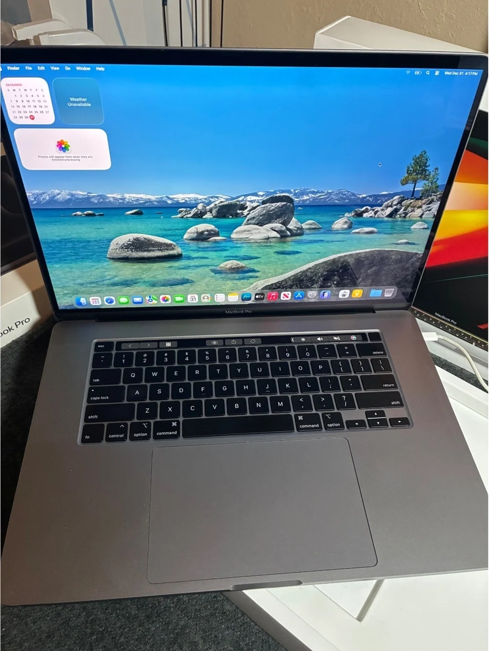 Macbook pro 16” MacOS 2025 Tahoe 26.5, ram 64gb, ssd 512gb, Apple I9-Core, A+